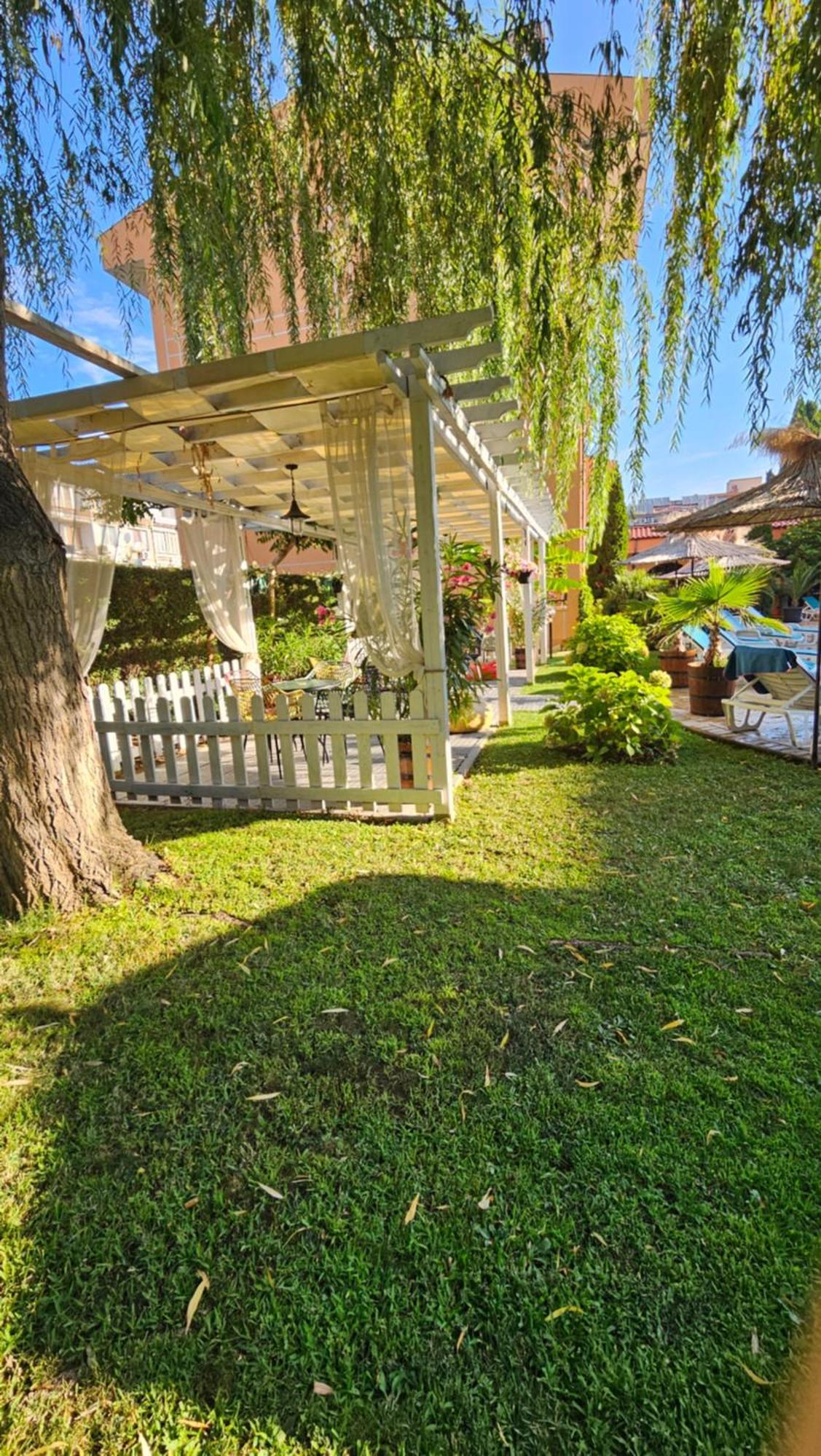 Hotel Liani Sunny Beach Esterno foto